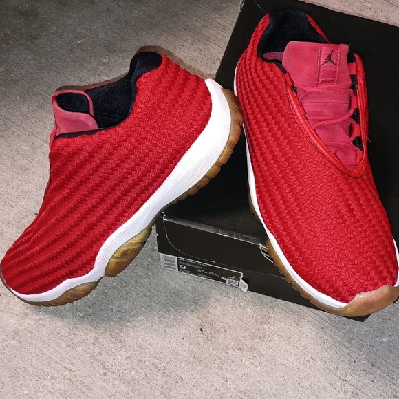 Air Jordan Future Low 2015 Bred 'Gym Red White' 10½Wo. (9M) - Picture 1 of 10